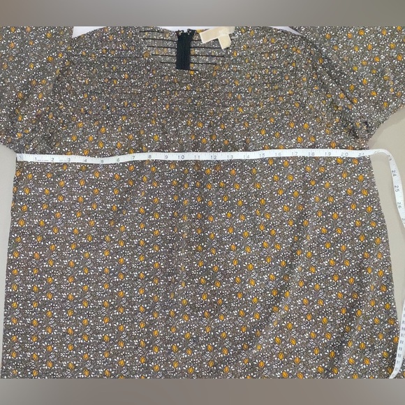 Michael Kors Women’s Floral Blouse Size S | Long Sleeve Lightweight Top - Picture 5 of 9